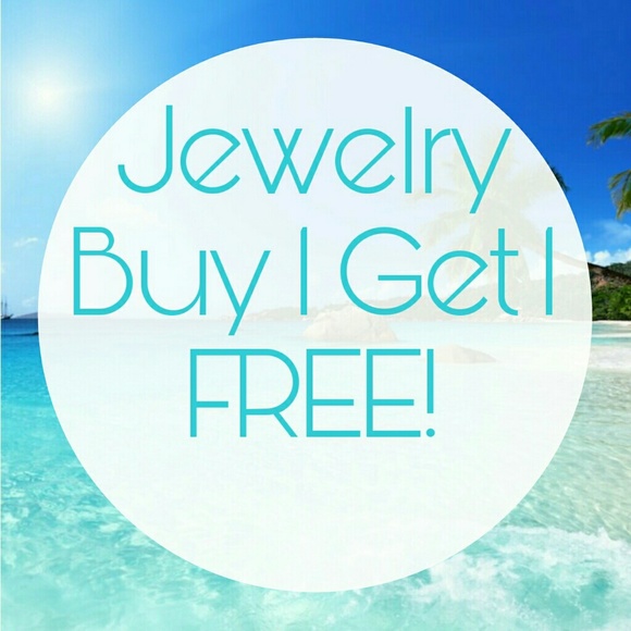 🌴Meet your Posher🌴 - Picture 5 of 6